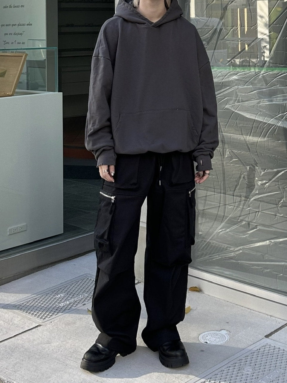 大阪店WEB限定【Chikashitsu +】damage arm warmer hoodie (3color)