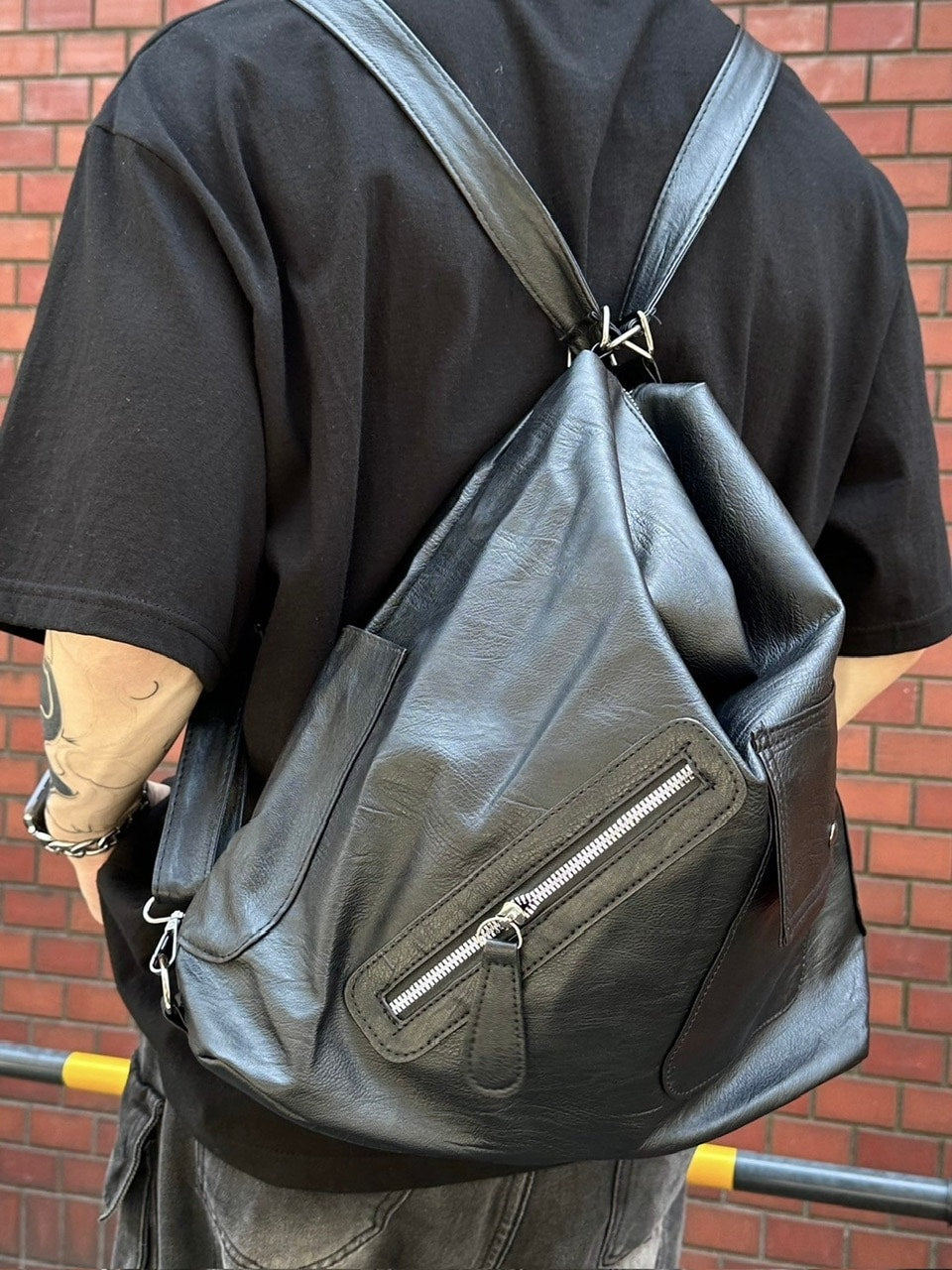 受注制【Chikashitsu +】2way vegan leather pocket bag / 【チカシツプラス】ツーウェイヴィーガンレザーポケットバッグ