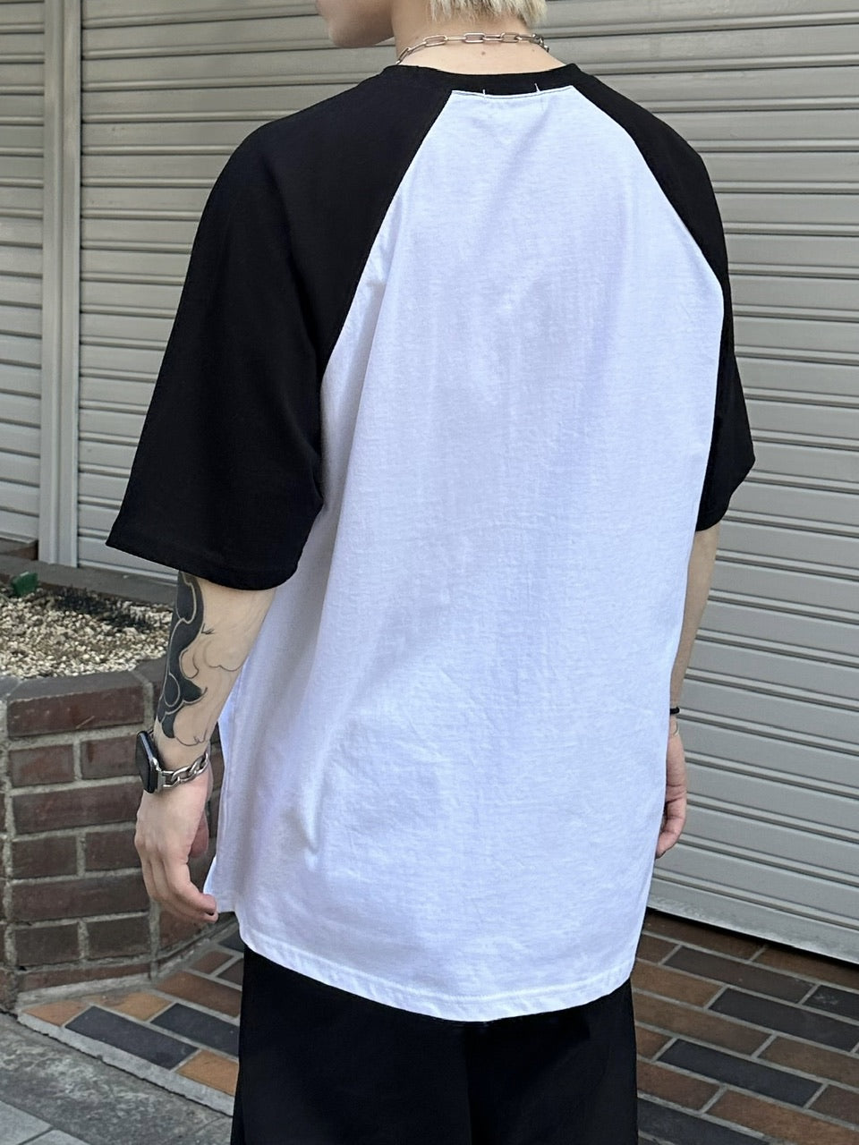 大阪店WEB限定受注制【Chikashitsu +】oversized lettering raglan t-shirt