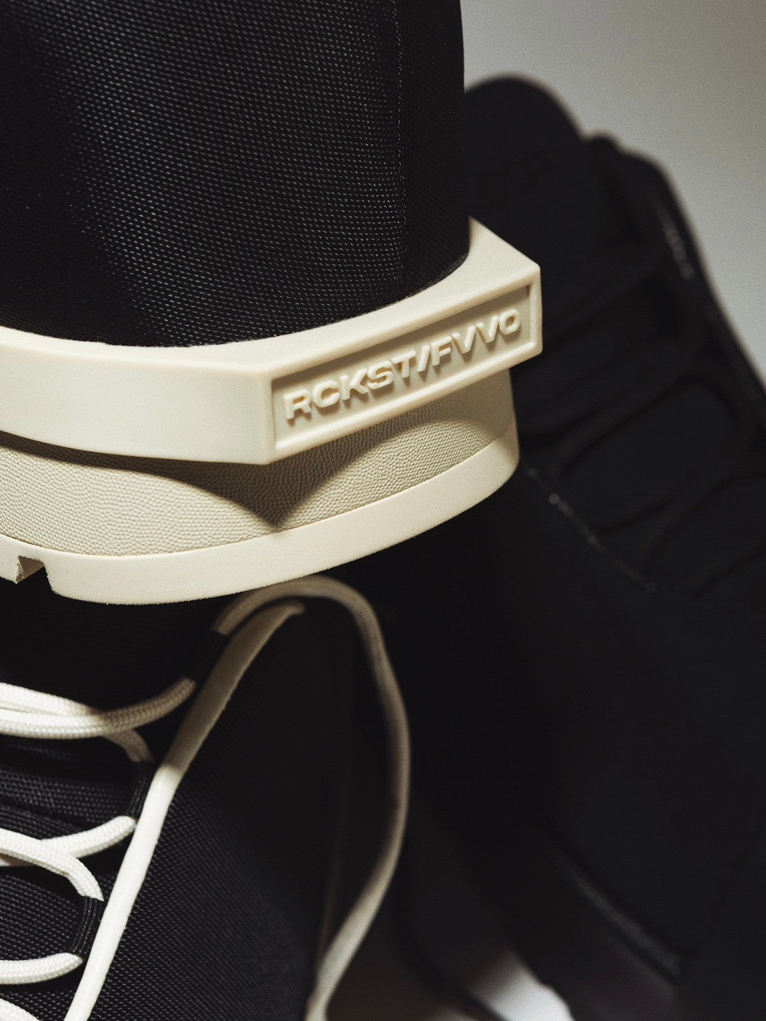 【F.V.V.O】THICK SOLED LOW BOOTS