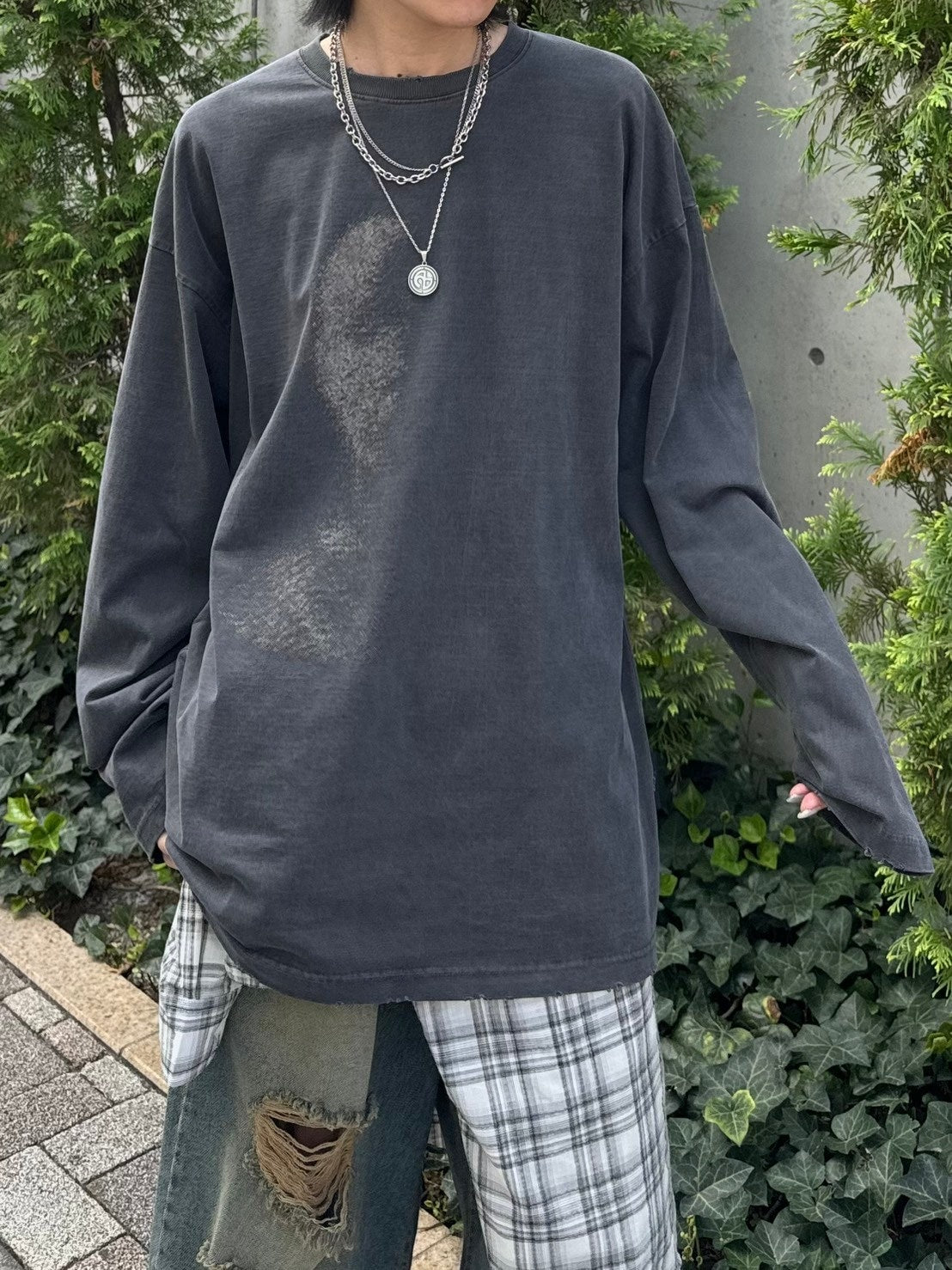 【Chikashitsu +】oversized shadow print damage long sleeve (2color) / 【チカシツプラス】オーバーサイズシャドウプリントダメージ長袖Tシャツ