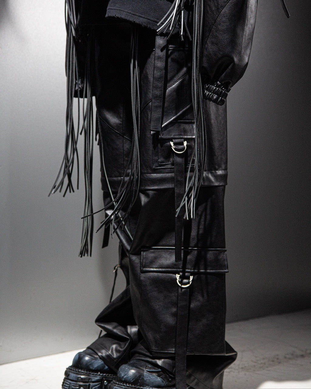 【DIG YOUR OWN GRAVE】2WAY LEATHER CARGO PANTS / 【ディグユアオウングレイブ】ツーウェイレザーカーゴパンツ