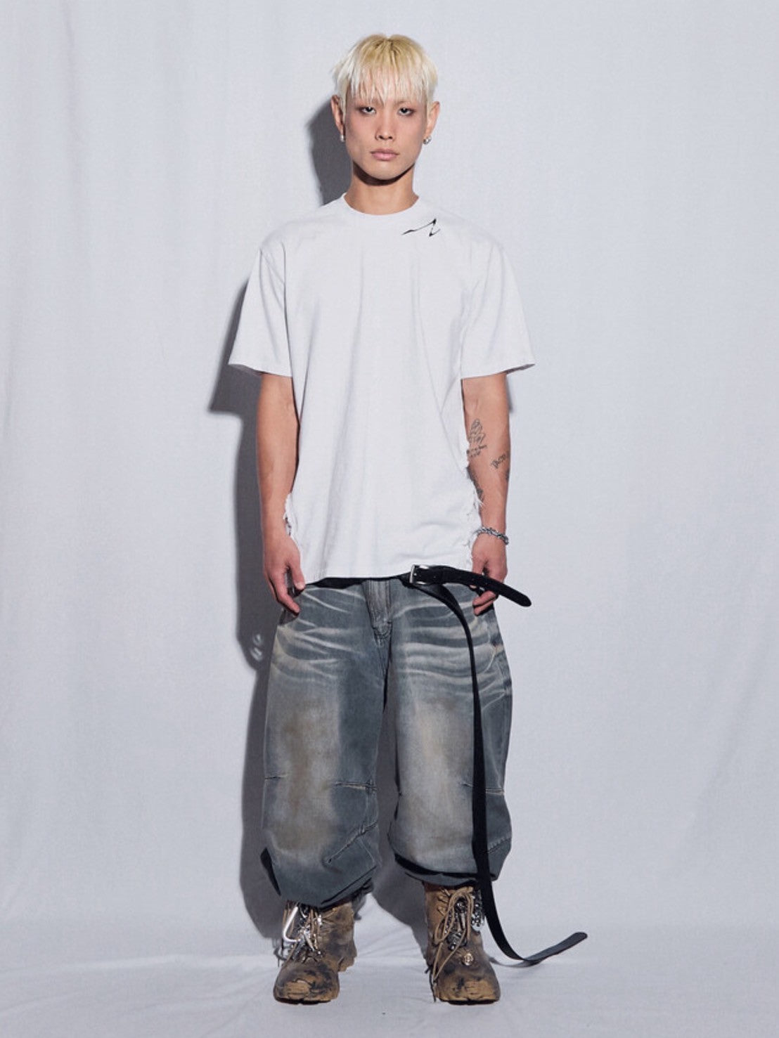 【BLR BLUER】EMBOSSED WAVE WASHING WIDE DENIM PANTS