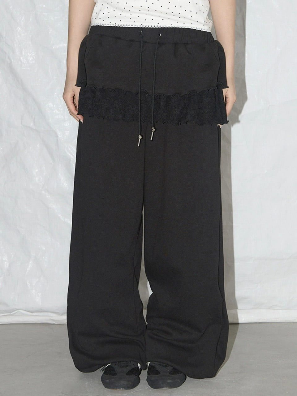 【FANCY CLUB】FRILL LACE BUTTON SWEATPANTS / 【ファンシークラブ】フリルレースレイヤードボタンスウェットパンツ