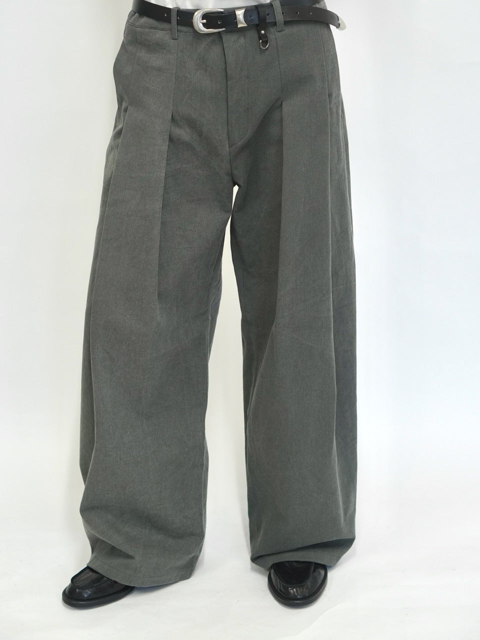 東京店WEB限定受注制【Chikashitsu +】deep tuck cotton wide slacks (3color)