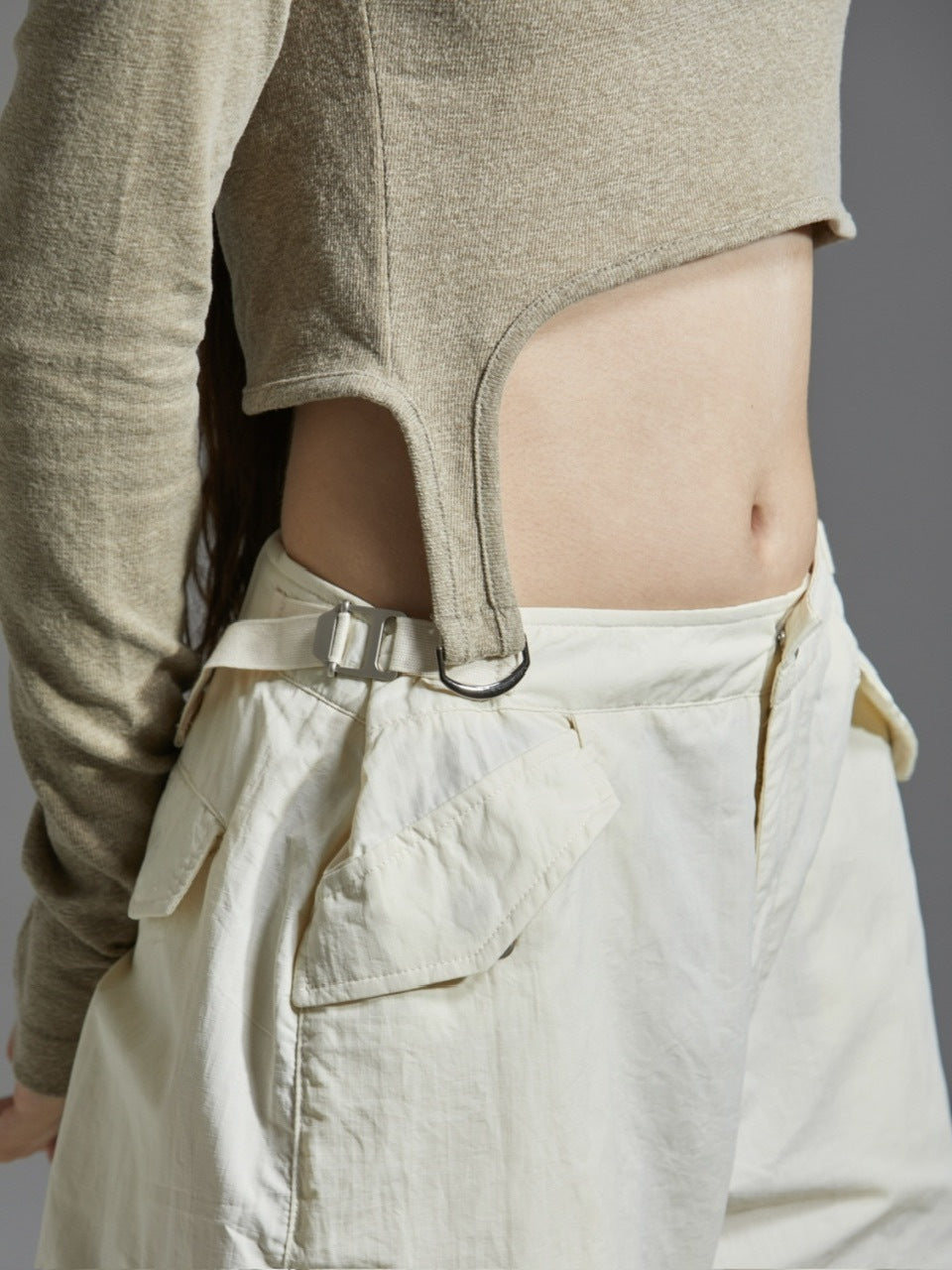 【GATELESS】DOUBLE RING CROPPED T-SHIRT