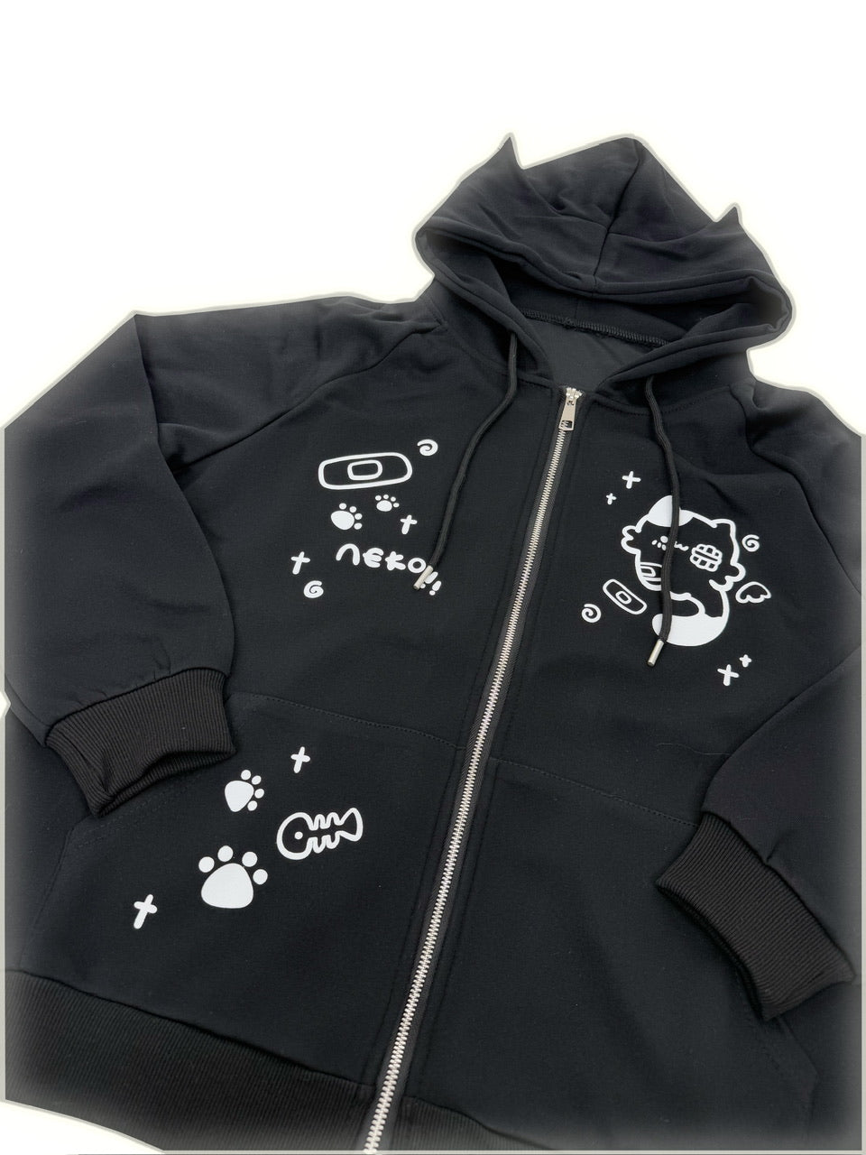 国際配送【Nerd out XU】neko!! Zip hoodie (2color) / 【ナードアウトエックスユー】キャットプリント猫耳ジップフーディ