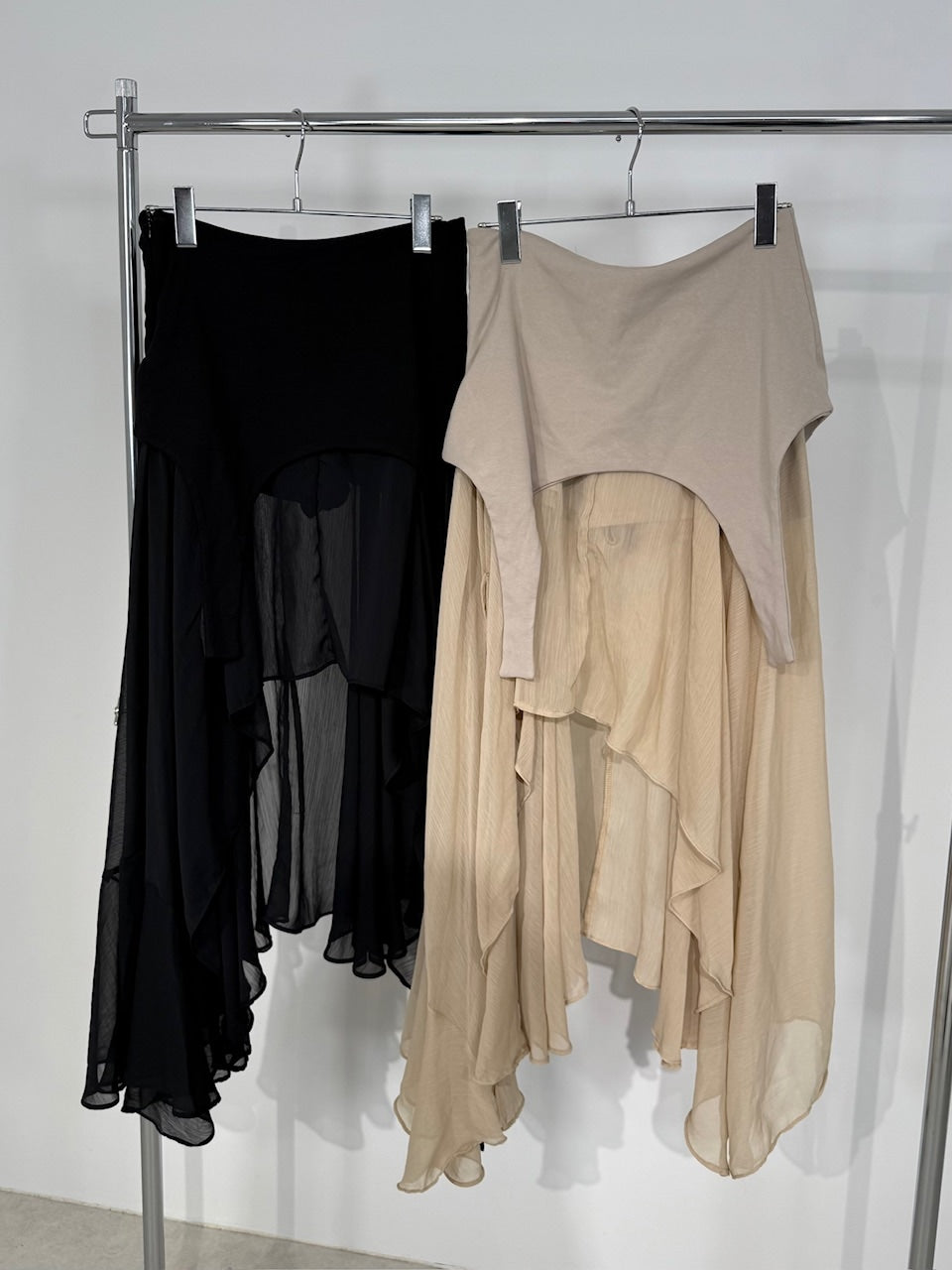 国際配送【Nerd out XU】asymmetry sheer long skirt (2color)