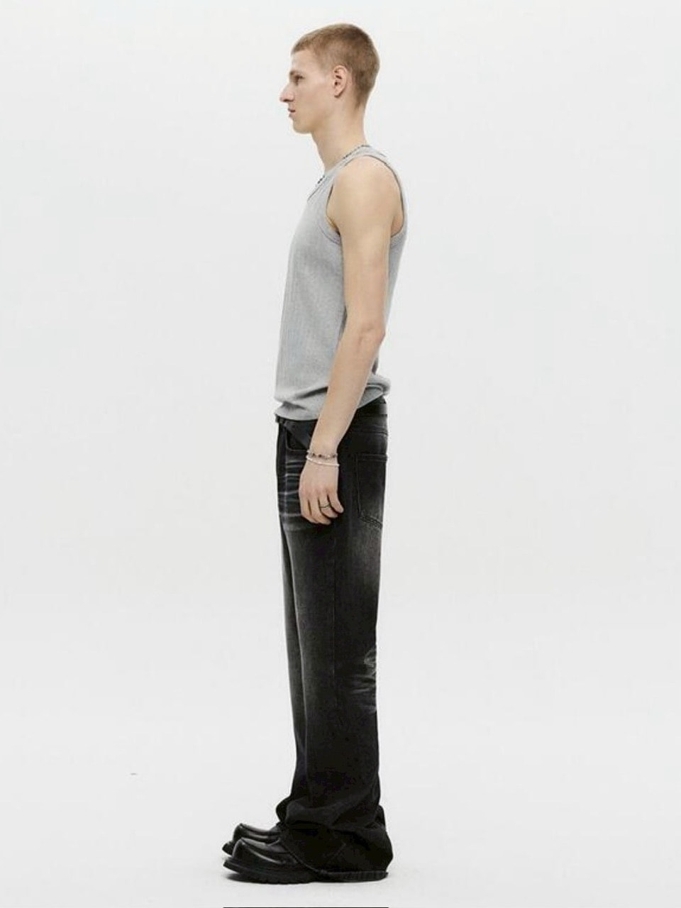 【DNSR】Basic Sleeveless Tee