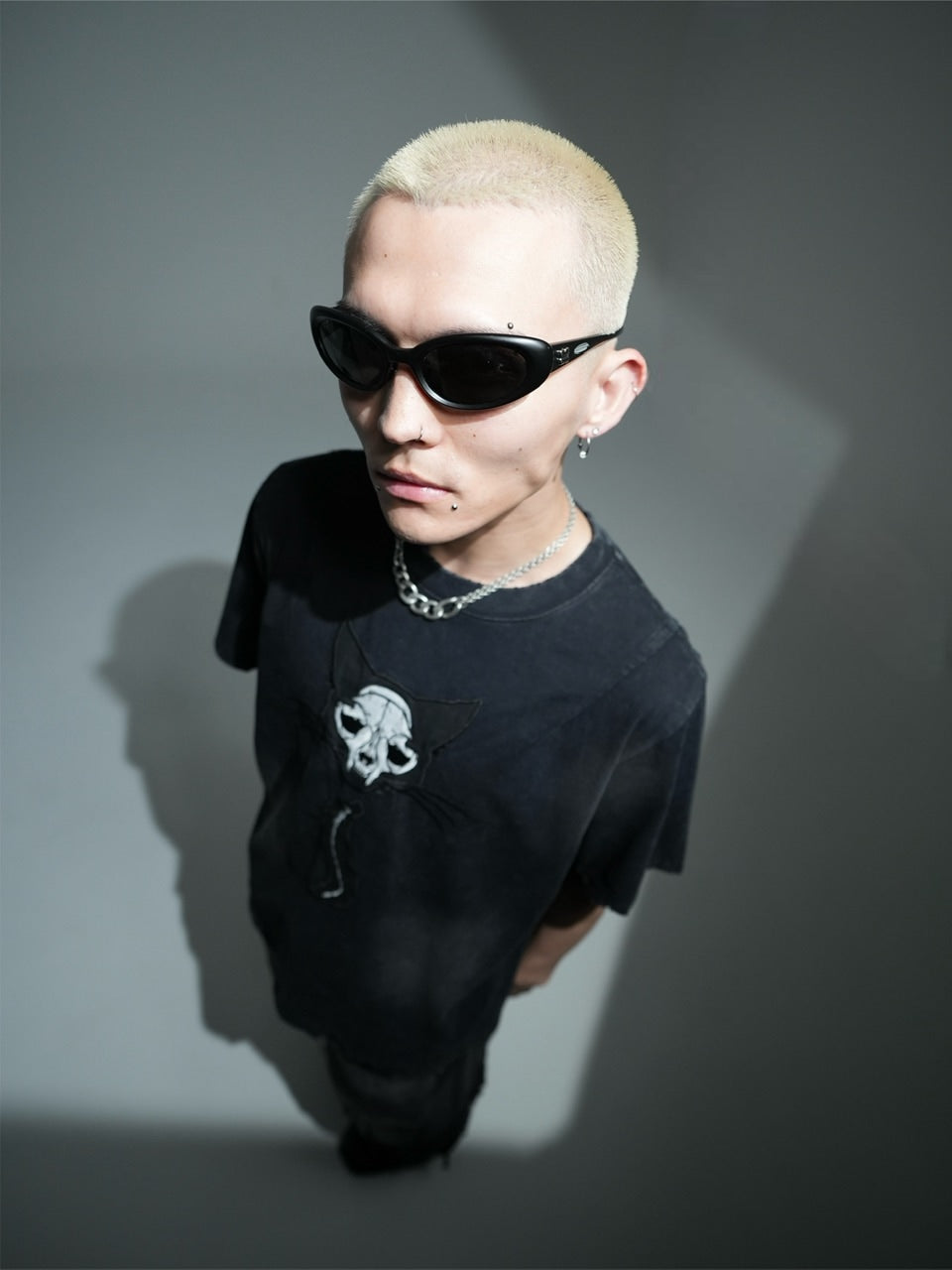 【CHIKASHITSU PLUS HIGH】Destroy skull cat T-shirt (black)