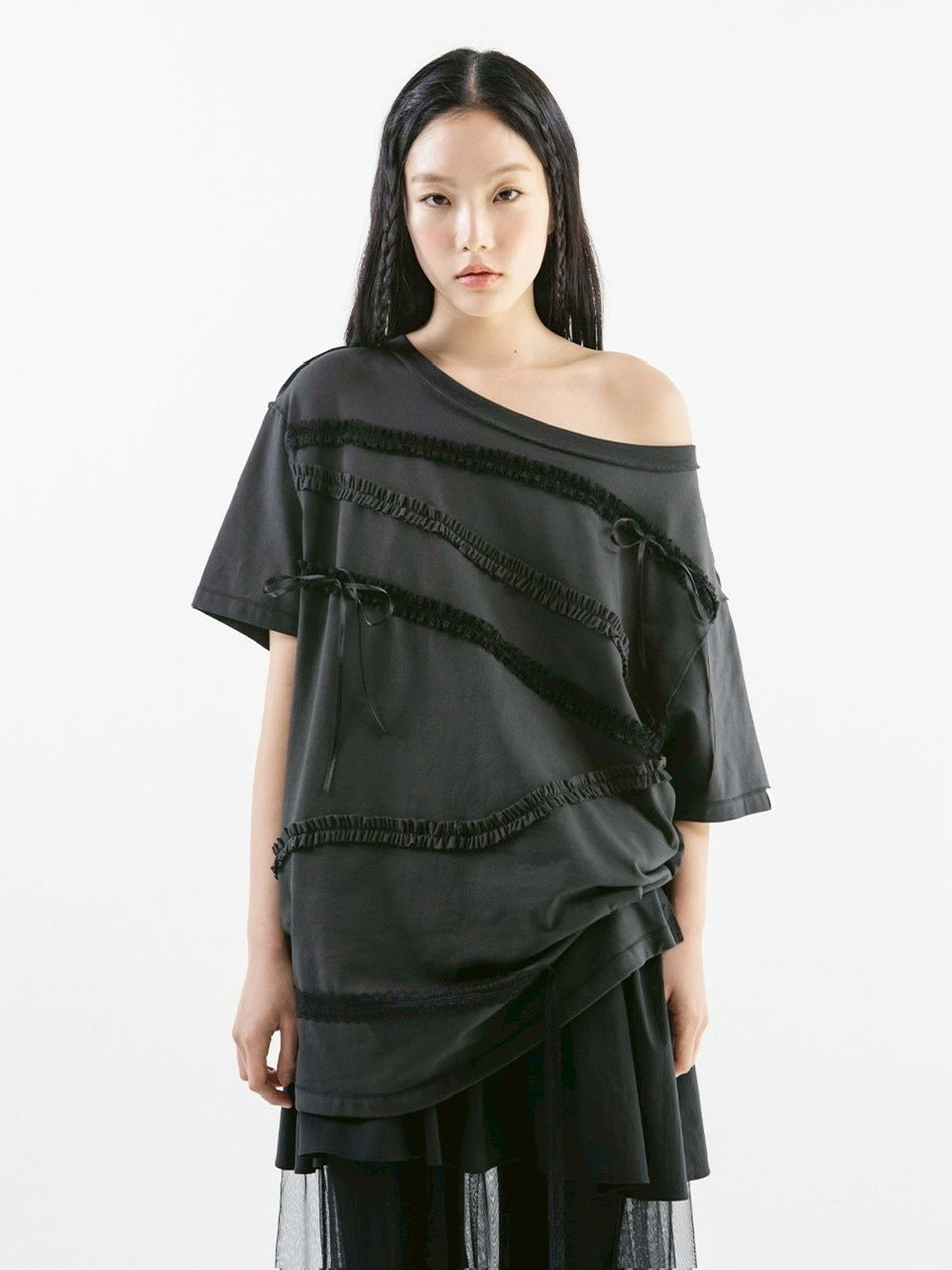 【TUOMIO】LACE STRAP OVERSIZED T-SHIRT / 【トゥオミオ】レースストラップオーバーサイズ半袖Tシャツ