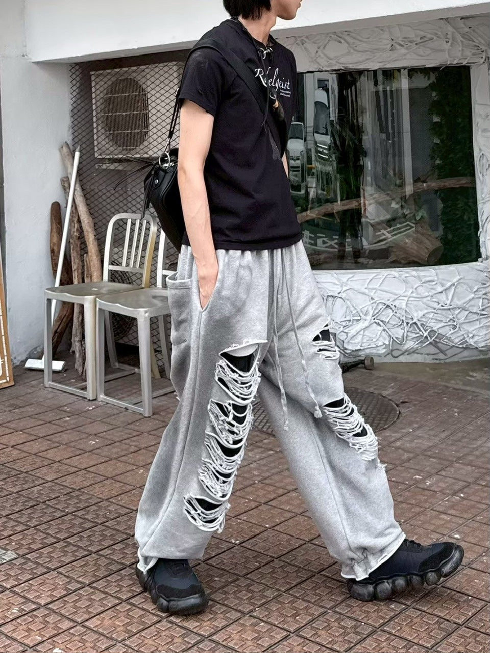 受注制【Chikashitsu +】oiled wash damage sweat pants / 【チカシツプラス】オイルドウォッシュダメージスウェットパンツ (2color)