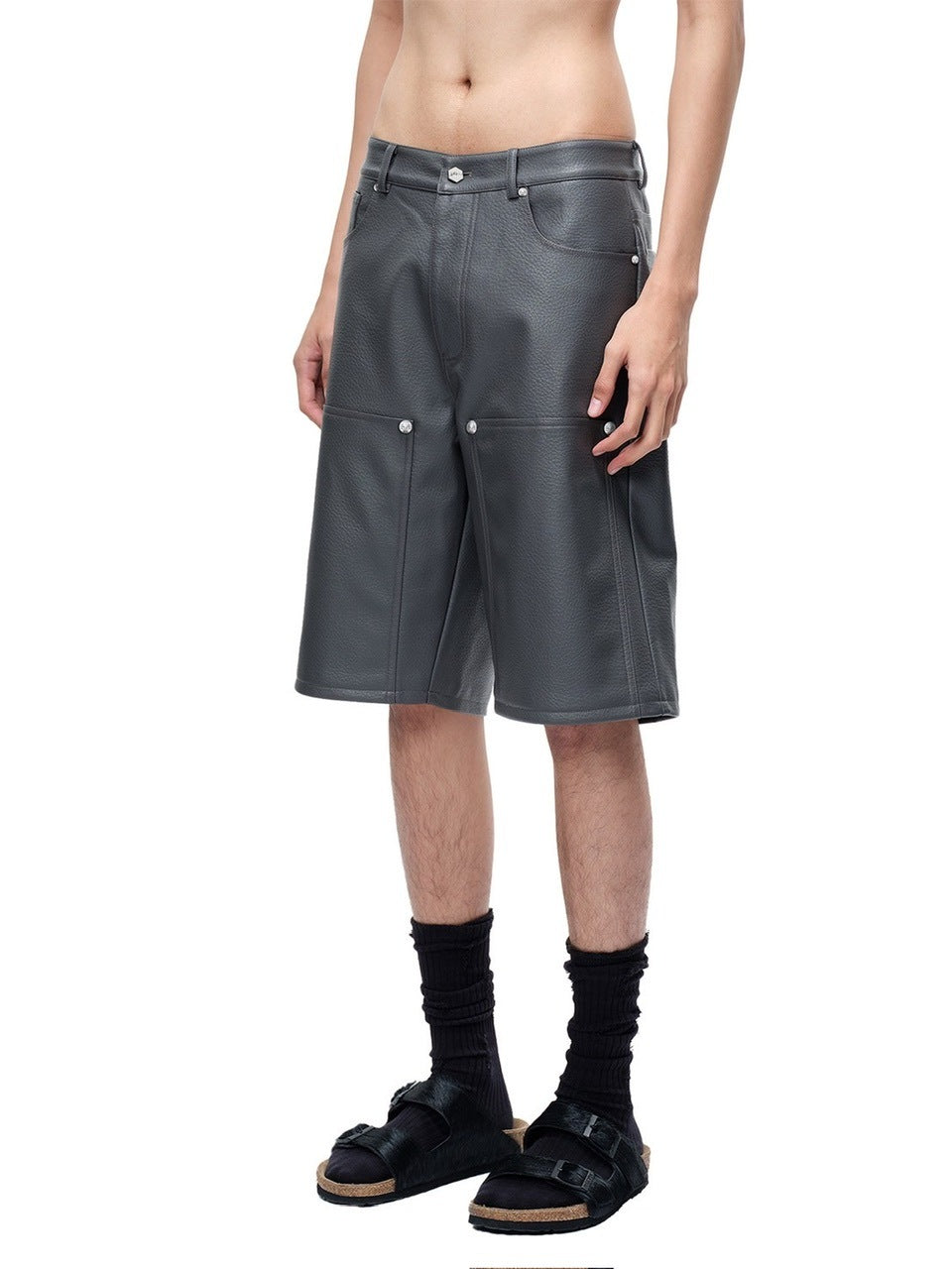 【The Boy Has No Patience】LUMINOUS DAWN LEATHER SHORTS / 【ザボーイハズノーペーシェンス】リベットコーティングハーフパンツ