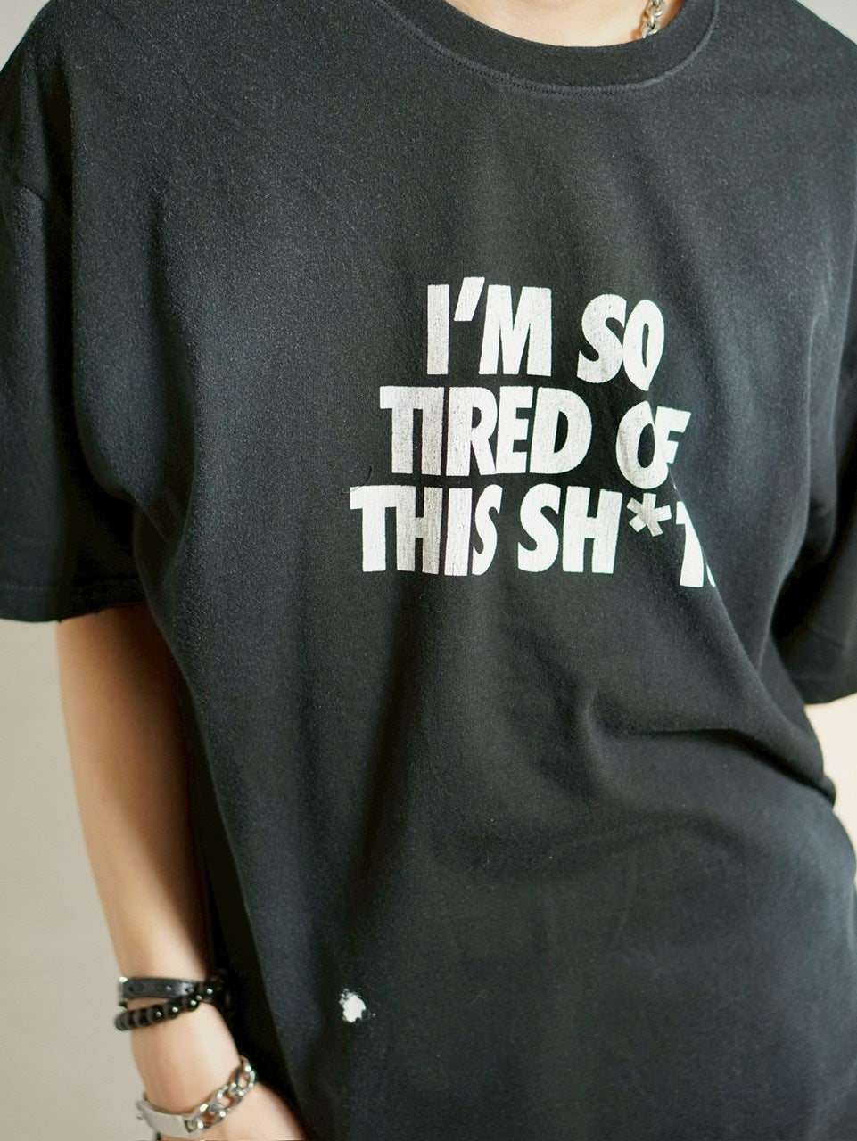 受注制【Chikashitsu +】dirty wash logo half sleeve t-shirt / 【チカシツプラス】ダーティウォッシュロゴ半袖Tシャツ (2color)