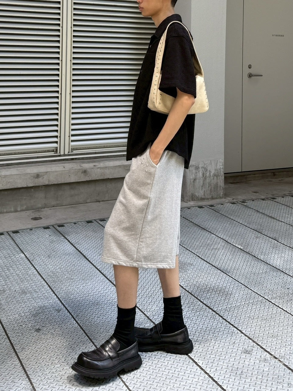 受注制【Chikashitsu +】pocket studs sweat half pants / 【チカシツプラス】ポケットスタッズスウェットハーフパンツ (2color)