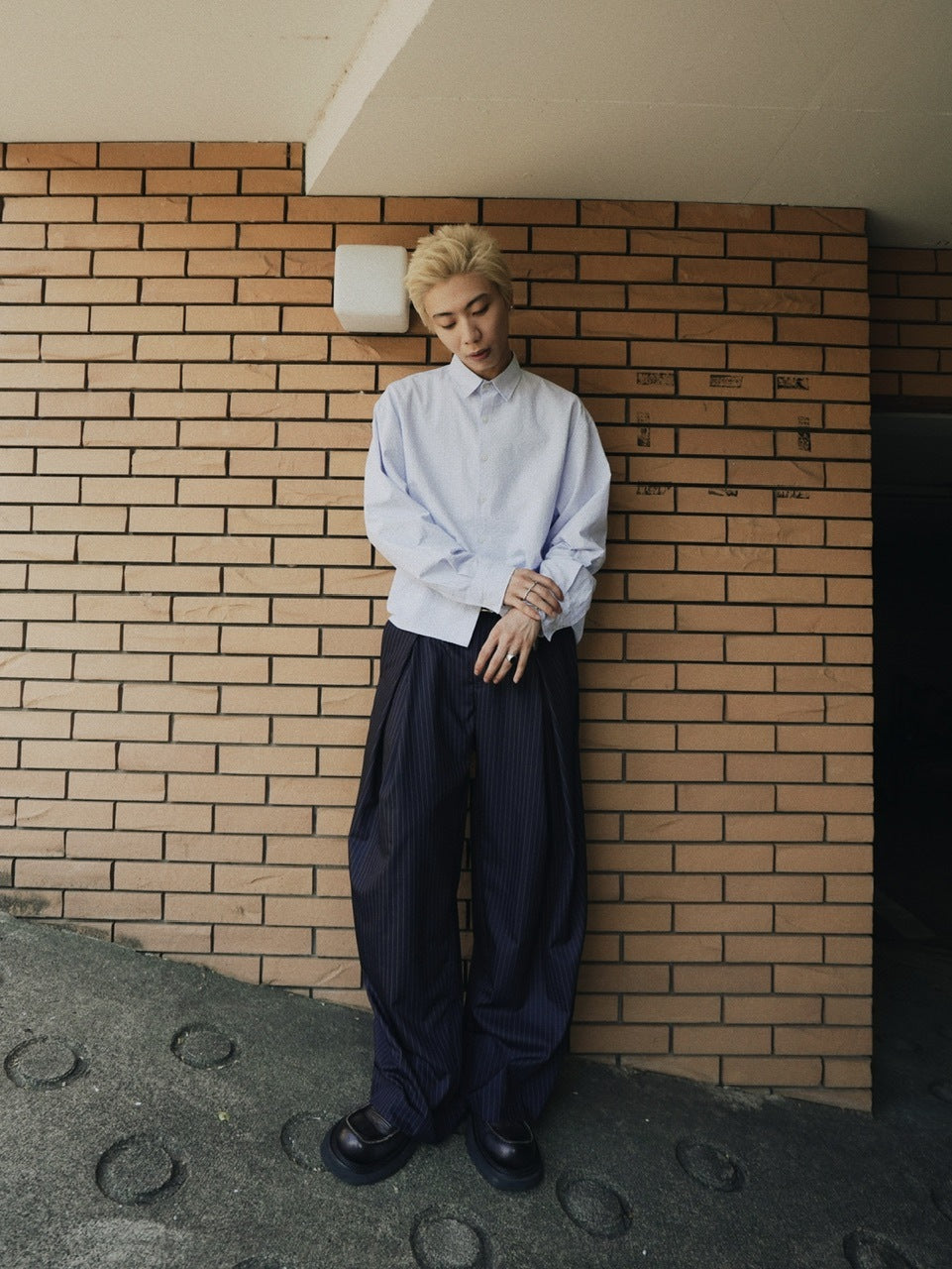 【CS】stripe cross tuck drape slacks (navy)