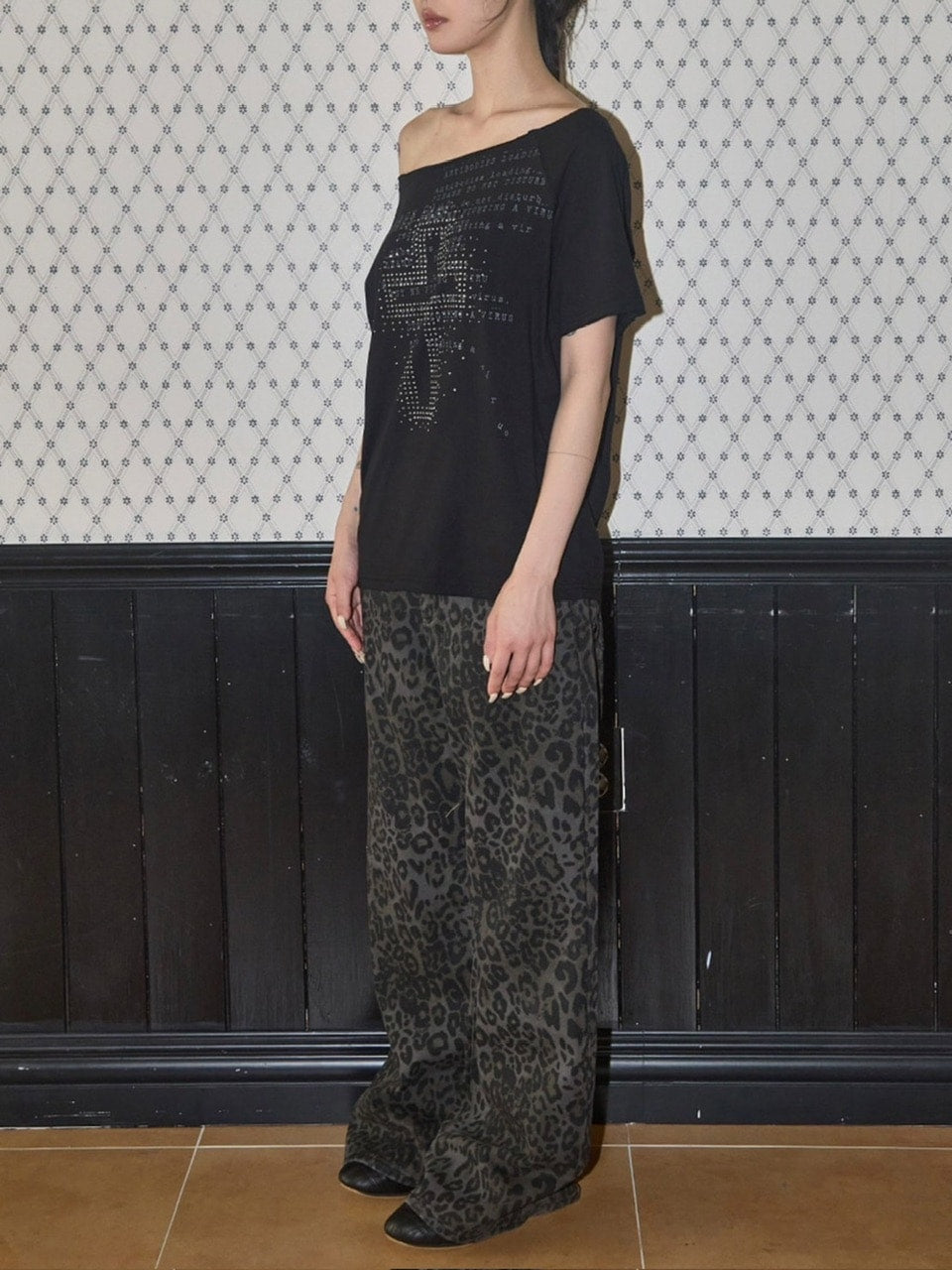 【FANCY CLUB】DIVINE CROSS ONE-SHOULDER TEE / 【ファンシークラブ】クロスワンショルダー半袖Tシャツ