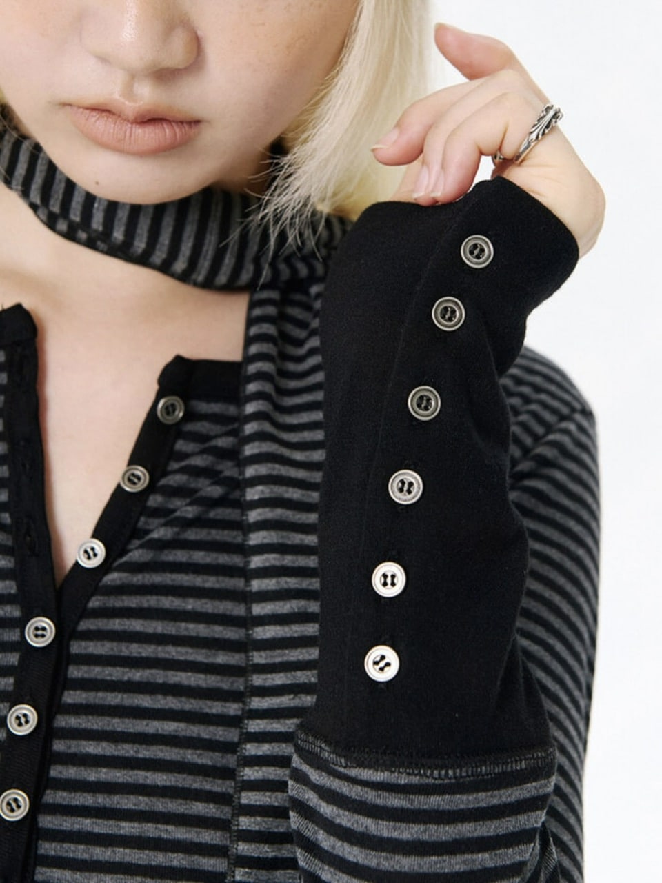 【runningHIGH】BUTTON STRIPE L/S TEE with MUFFLER / 【ランニングハイ】マフラー付きボタンストライプ長袖Ｔシャツ