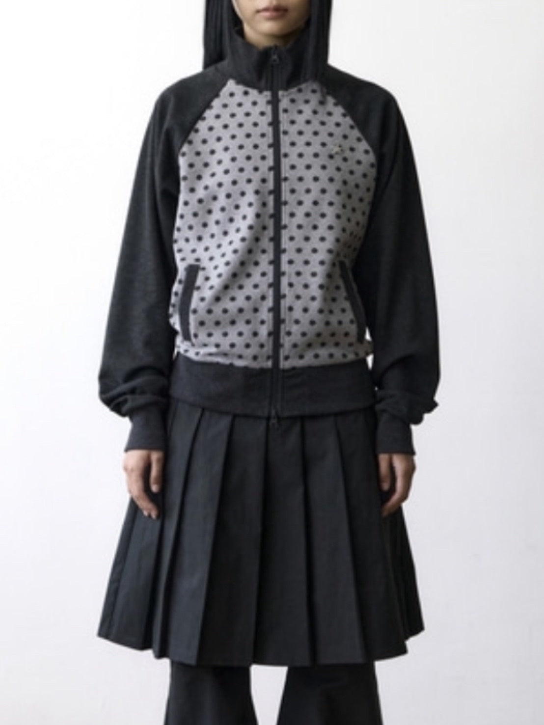 【THECOLDESTMOMENT】TCM dot raglan zip-up