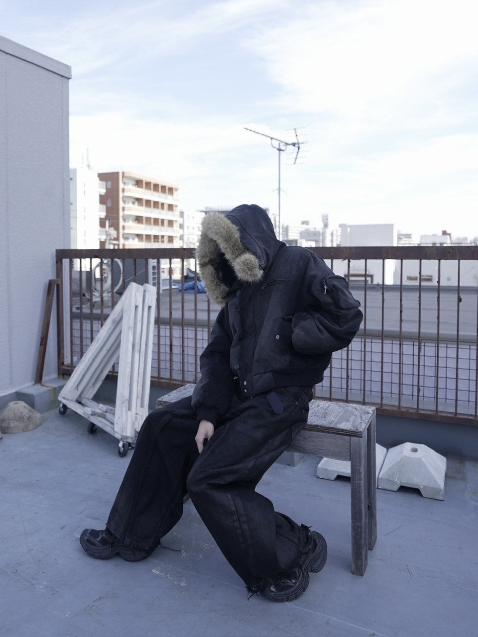 【CHIKASHITSU PLUS HIGH】N-2B cropped hood blouson (denim)