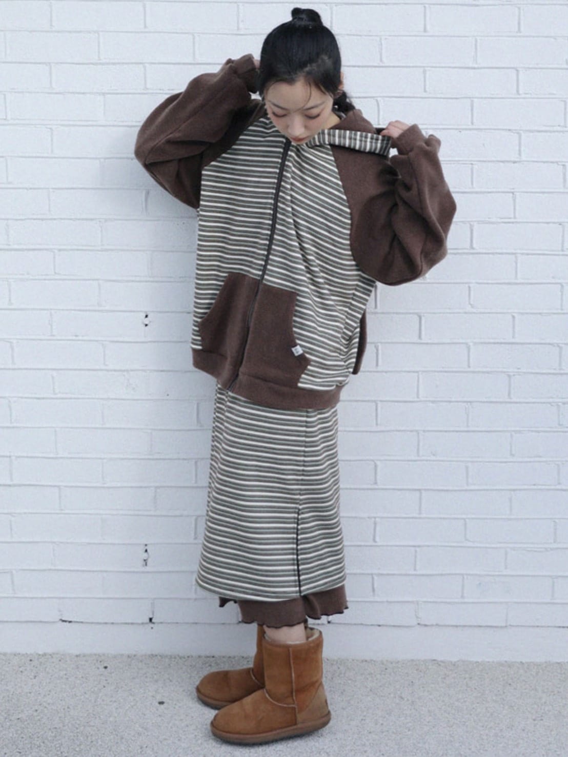 12/21 20:00 発売【Uglyshadow】RABBIT EAR HOOD STRIPE ZIP-UP
