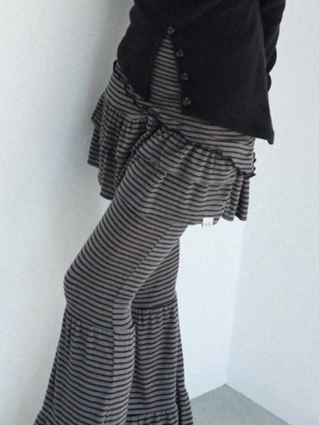 12/21 20:00 発売【Uglyshadow】CANCAN STRIPE SKIRT PANTS