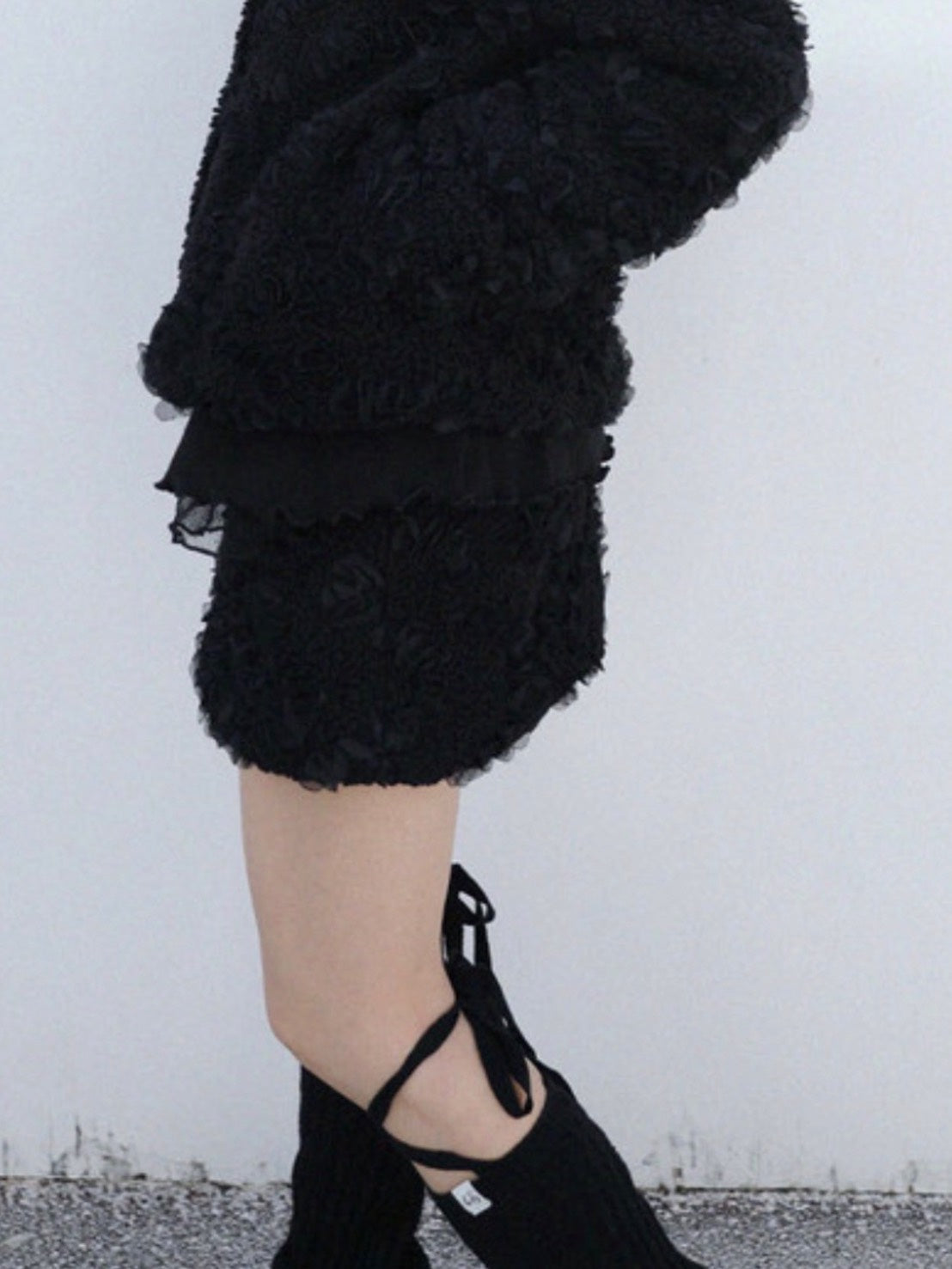12/21 20:00 発売【Uglyshadow】RUFFLED FUR MINI SKIRT