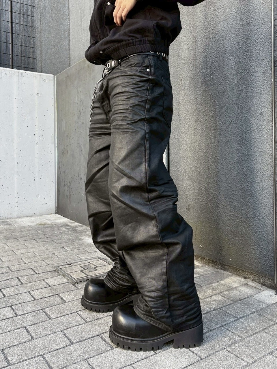 受注制【nmtc +】coating straight denim pants / 【エヌエムティーシープラス】コーティングストレートデニムパンツ