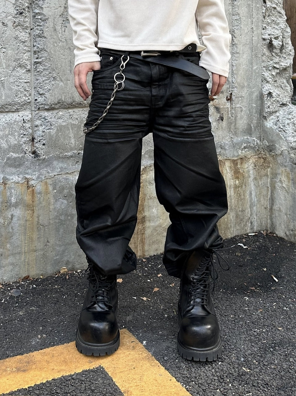 大阪店WEB限定受注制【Chikashitsu +】emboss coating denim pants / 【チカシツプラス】エンボスコーティングデニムパンツ