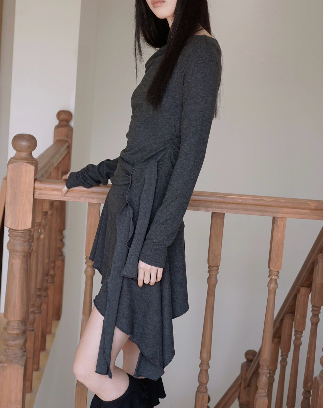 【Uglyshadow】RUCHED BOAT LONG TEE