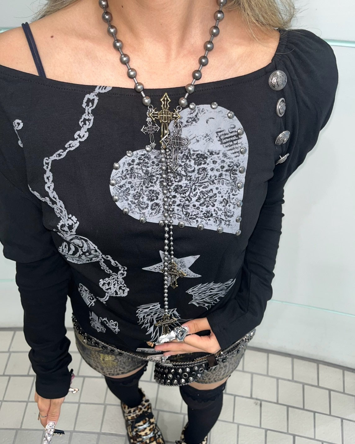 国際配送【BABY09】one-shoulder graffiti tops