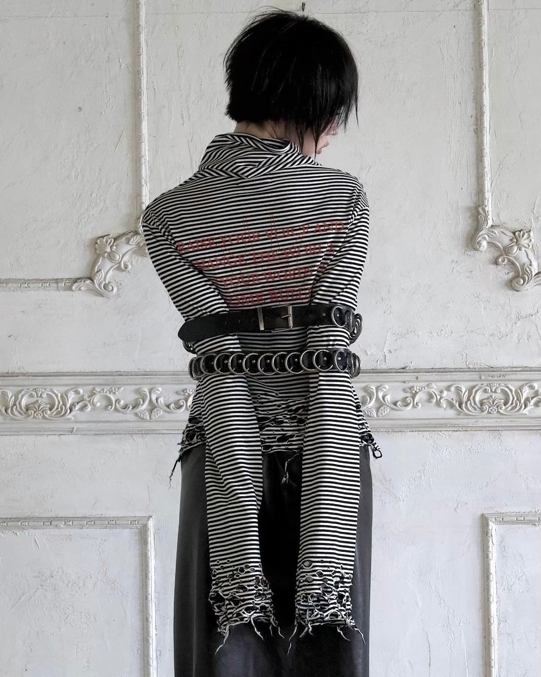 【YIKAI LABORATORY】GHOST FREQUENCY DISTRESSED TURTLENECK