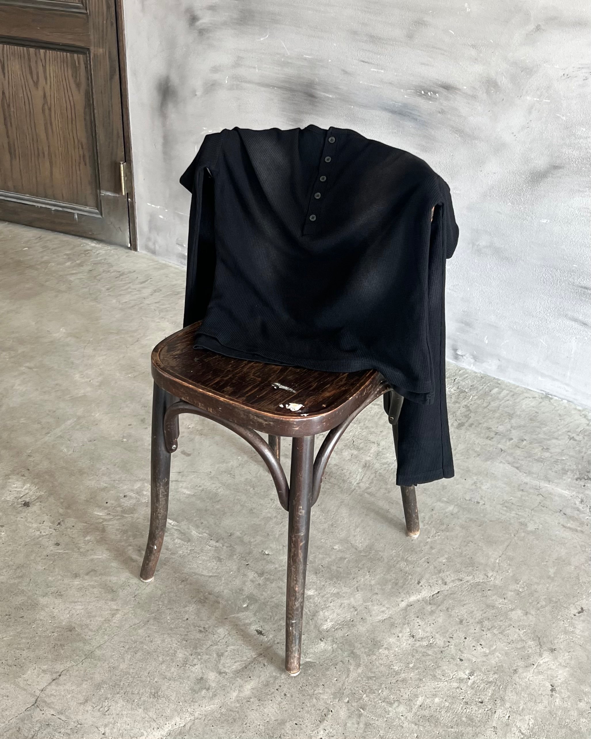 【CHIKASHITSU PLUS HIGH】Rust waffle layered henley neck tee(2color)