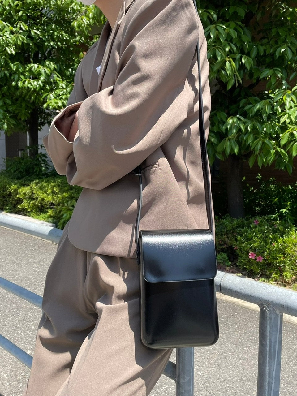 受注制【Chikashitsu +】leather pouch bag (3color)
