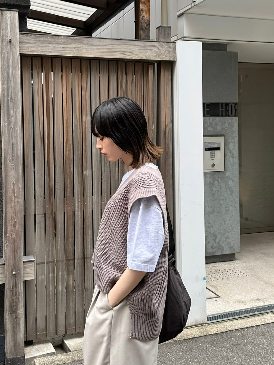 大阪店WEB限定受注制【Chikashitsu +】cropped box vest (2color)