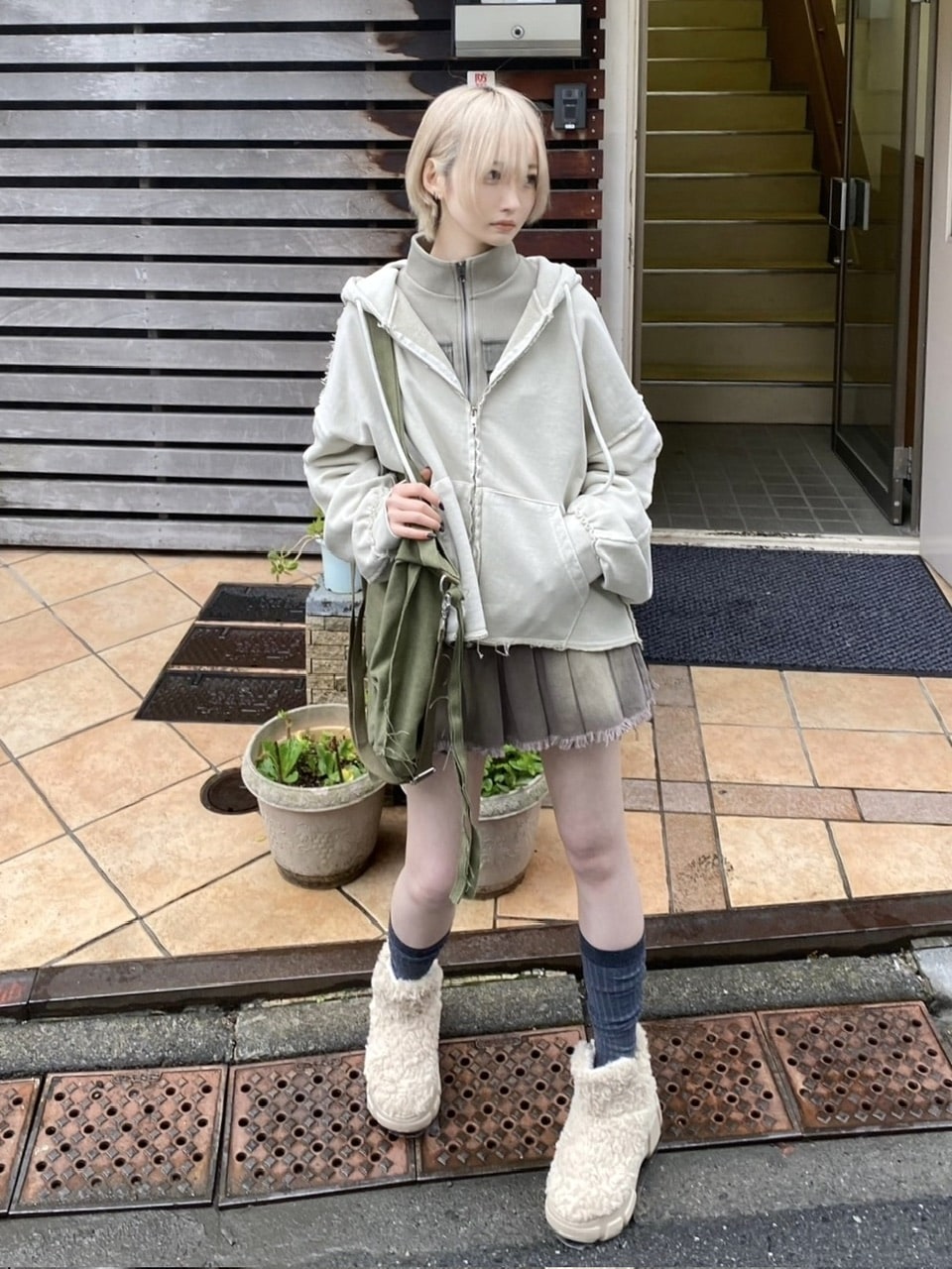 受注制【nmtc +】unisex cropped hoodie (4color)