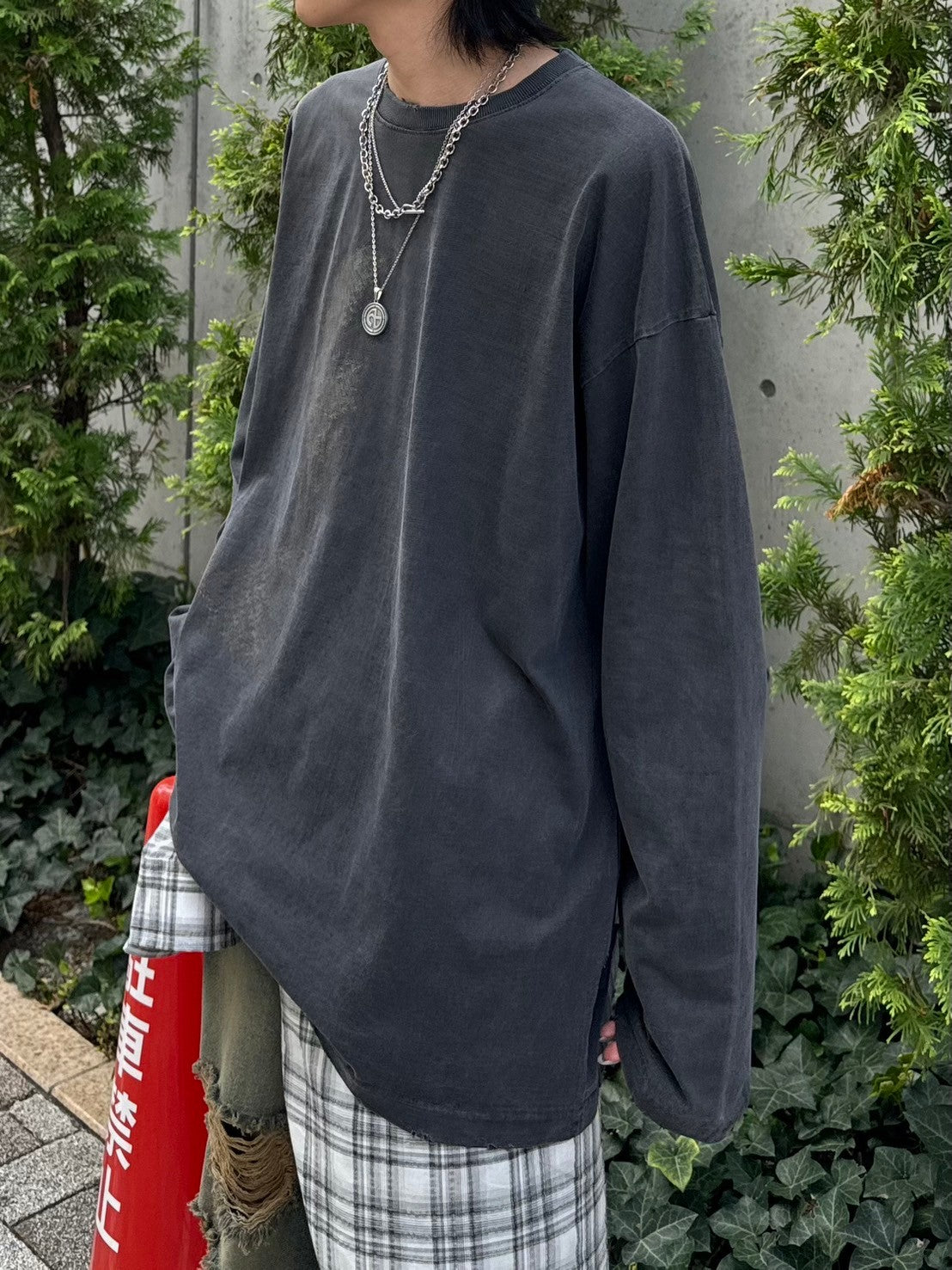 【Chikashitsu +】oversized shadow print damage long sleeve (2color) / 【チカシツプラス】オーバーサイズシャドウプリントダメージ長袖Tシャツ