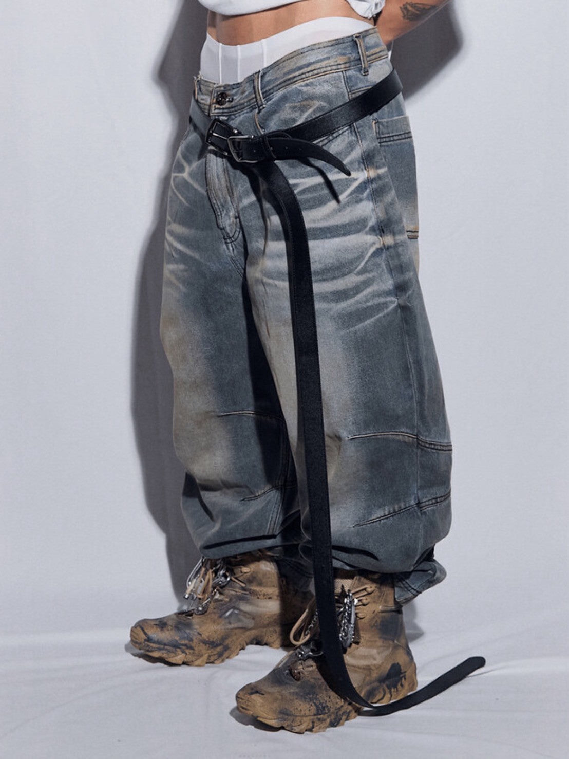 【BLR BLUER】EMBOSSED WAVE WASHING WIDE DENIM PANTS