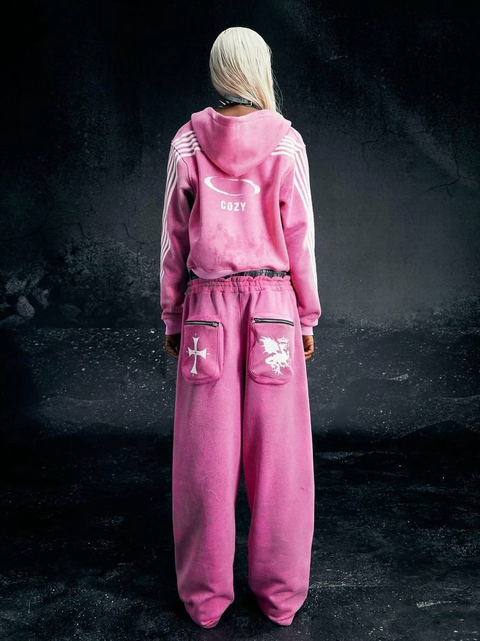 【Cozy world Wide】ROYAL KNIGHT CLUB WAXED - SWEATPANTS