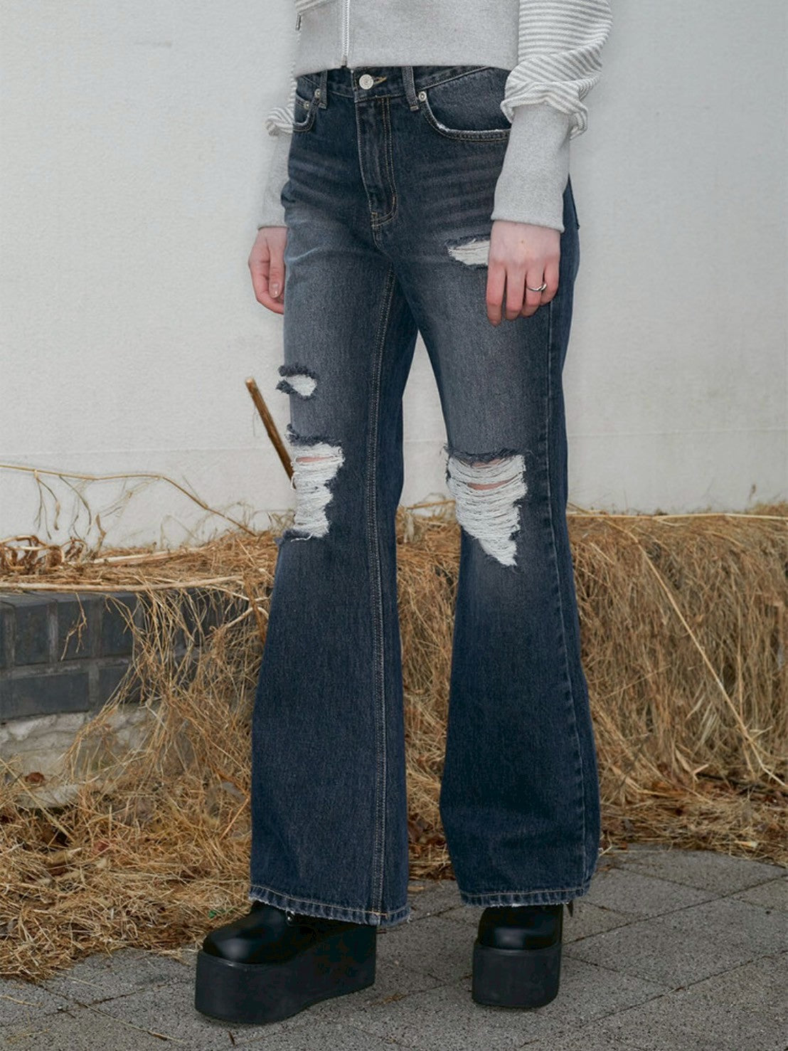 【NOT KNOWING】Destroyed Flared Jean