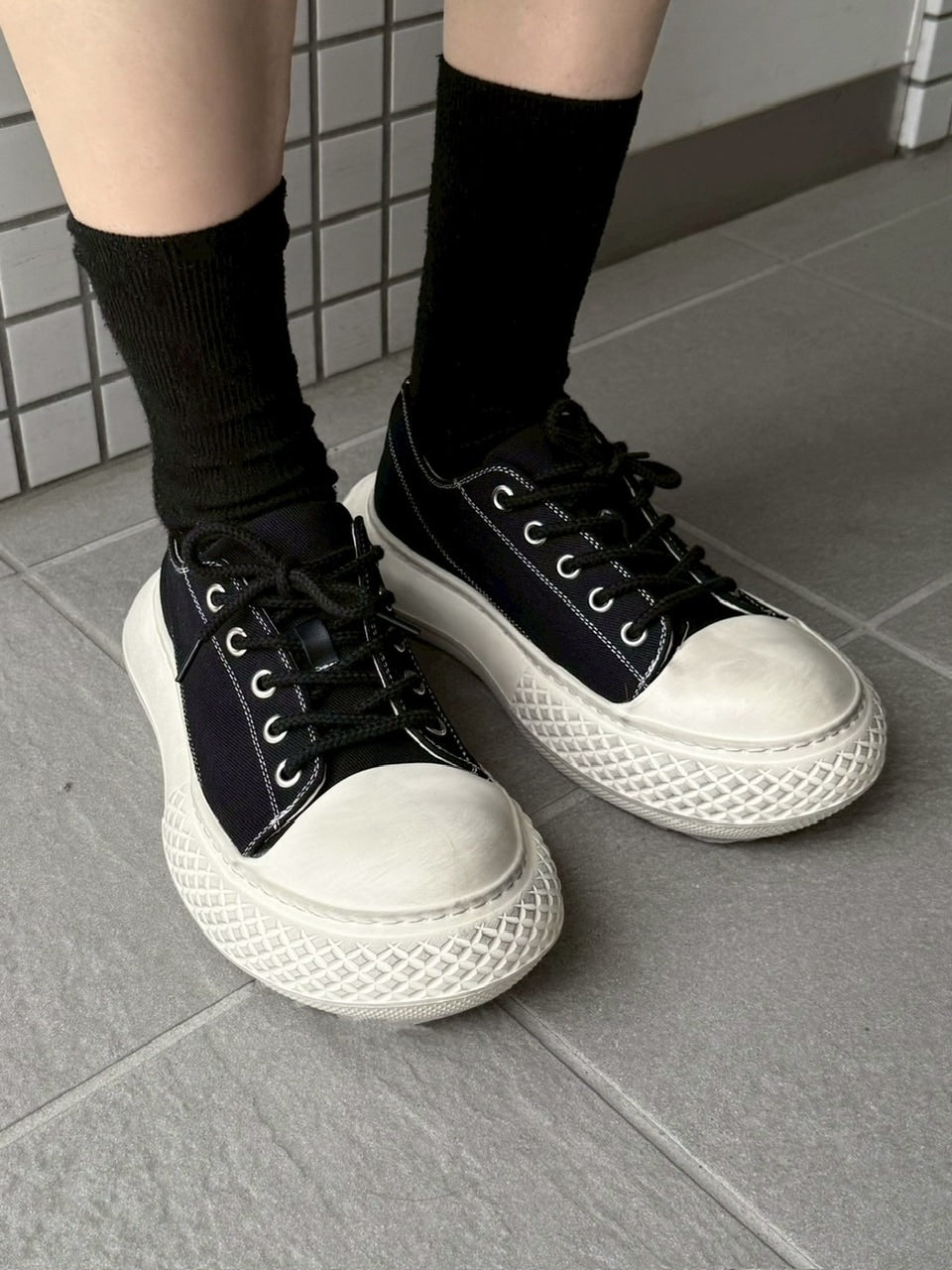 受注制【Chikashitsu +】volume toe canvas sneaker (2color)