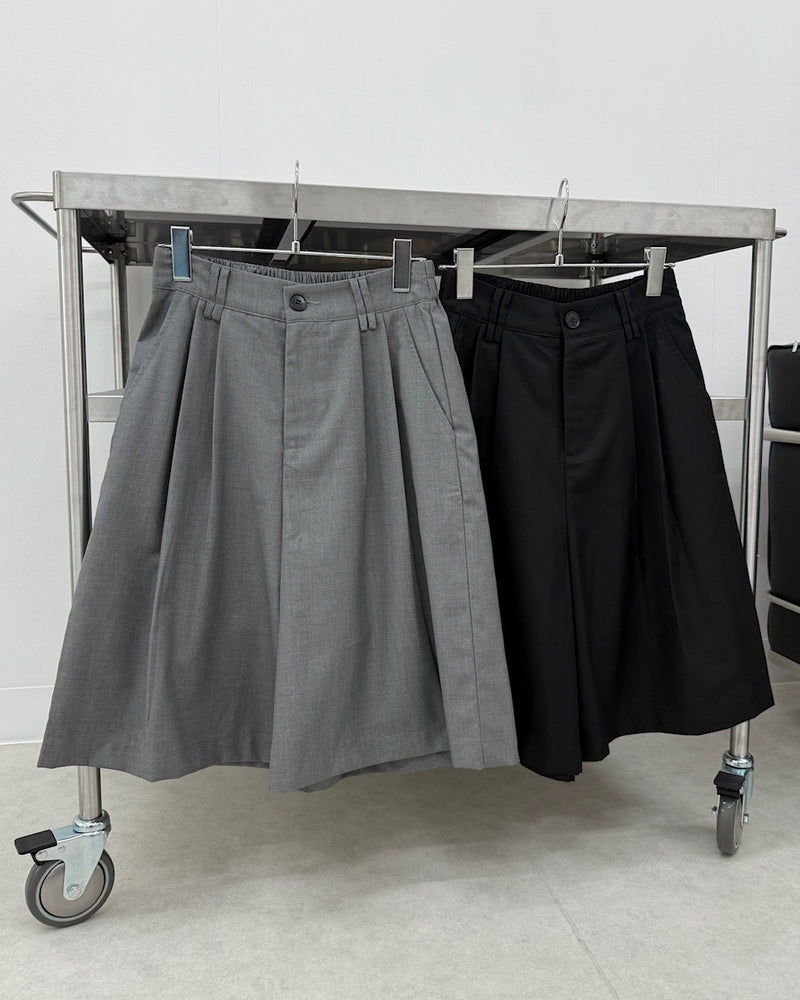 国際配送【Nerd out XU】Bermuda slacks tuck pants (2color)