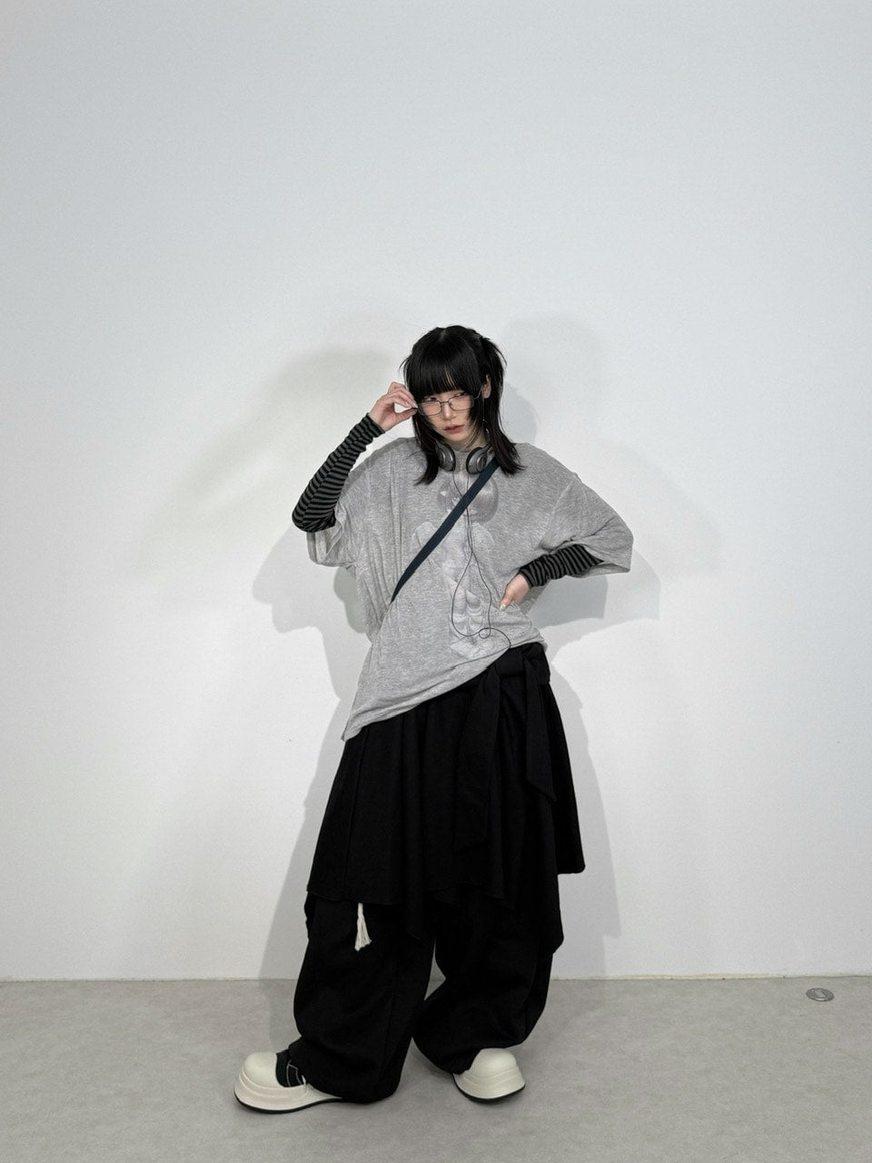 国際配送【Nerd out XU】Girl is angel see-through tee (2color)