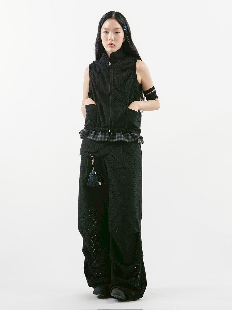 【TUOMIO】EYELET FRILL VEST / 【トゥオミオ】アイレットフリルベスト