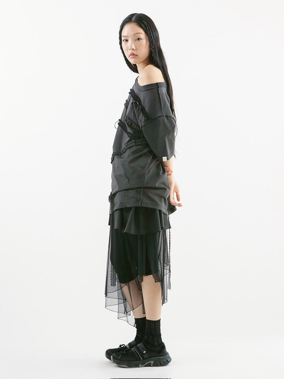 【TUOMIO】LACE STRAP OVERSIZED T-SHIRT / 【トゥオミオ】レースストラップオーバーサイズ半袖Tシャツ
