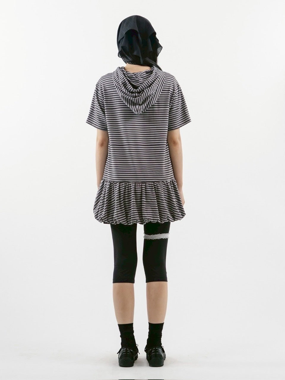 【TUOMIO】STRIPE BALLOON HOOD DRESS / 【トゥオミオ】ストライプバルーンフードワンピース