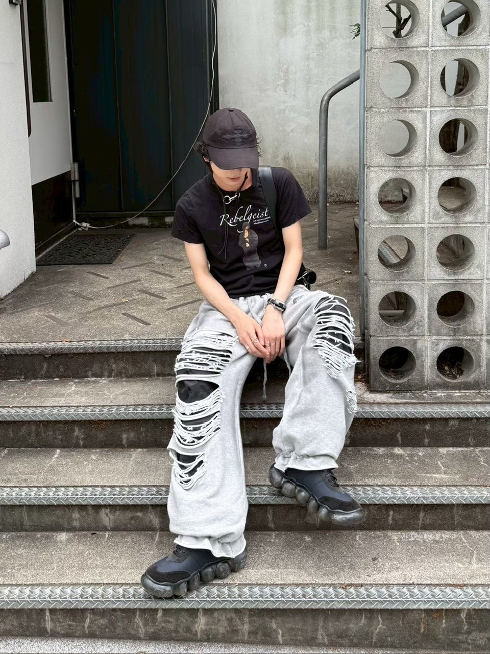 受注制【Chikashitsu +】oiled wash damage sweat pants / 【チカシツプラス】オイルドウォッシュダメージスウェットパンツ (2color)