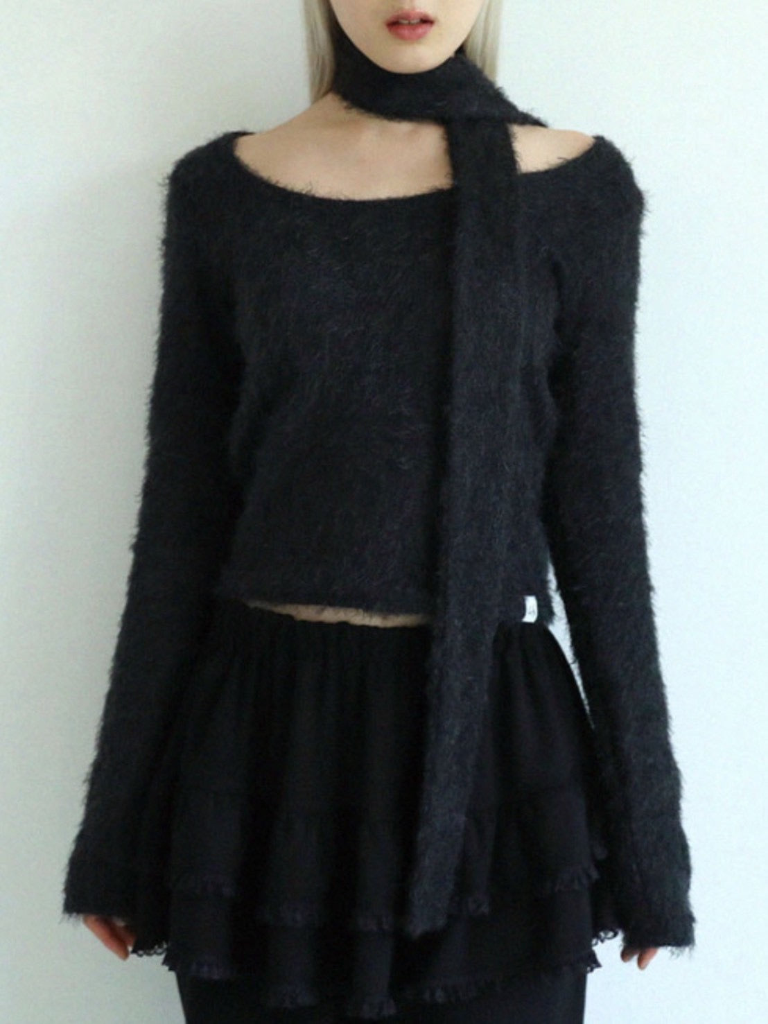 12/21 20:00 再販【Uglyshadow】SCARF ROUND T-SHIRT