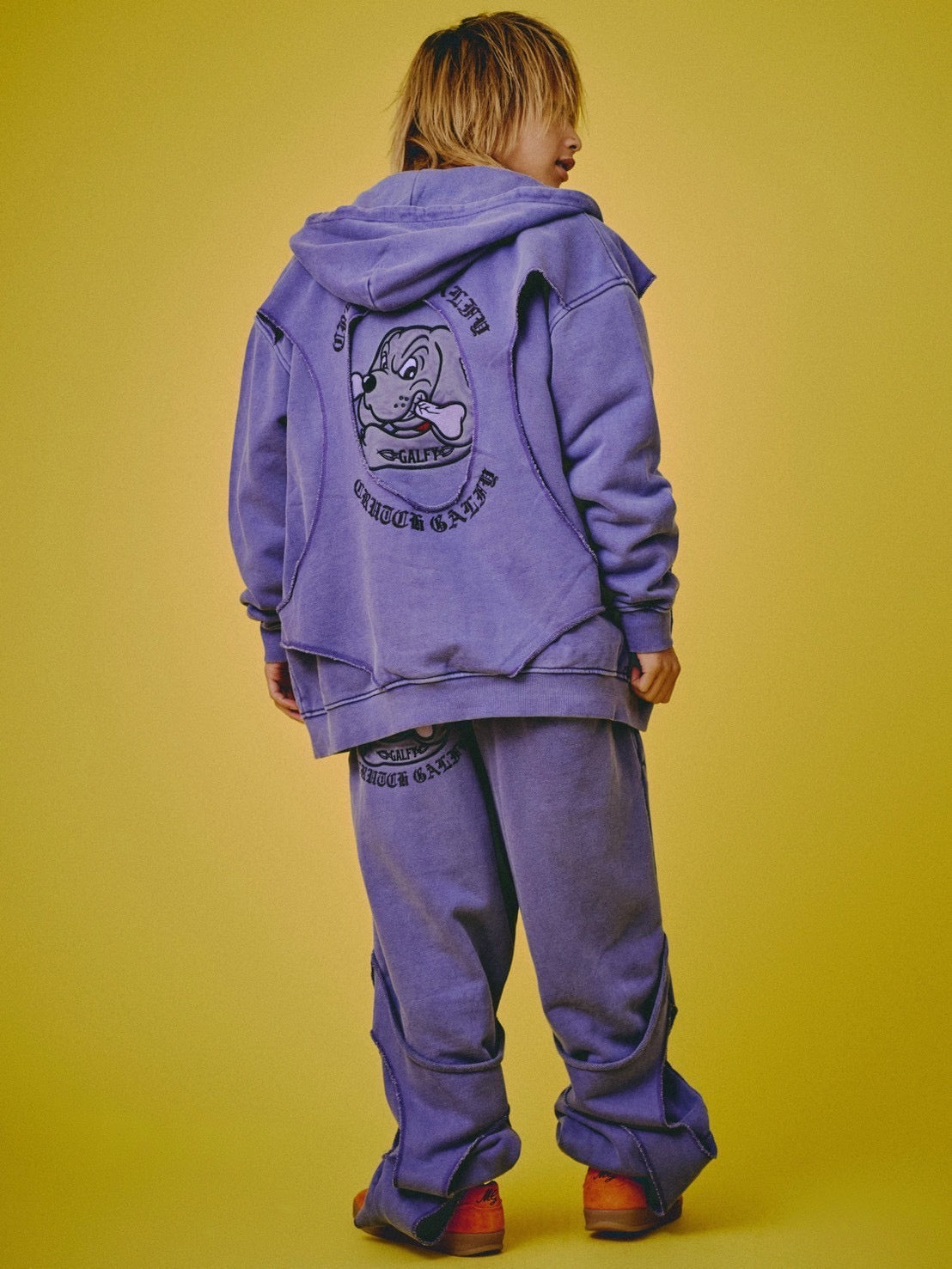 【GALFY】穴の向こうにわんちゃんパーカー