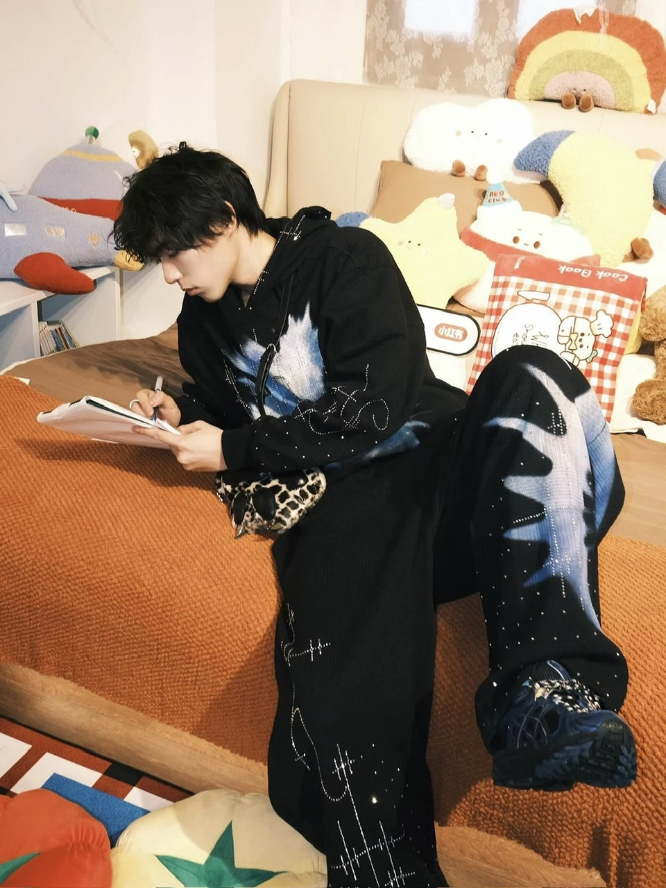 【DND4DES】Saint-M?・re De R?・ches Double-Waist Sweatpants /【ディーエヌディーフォーデス】ダブルウエストラインストーンスウェットパンツ